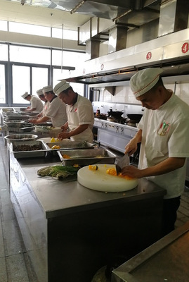 后勤餐饮管理部举办系列厨艺竞赛，提升餐饮服务质量