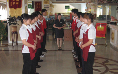 餐饮服务工作岗位职责与职业发展指南